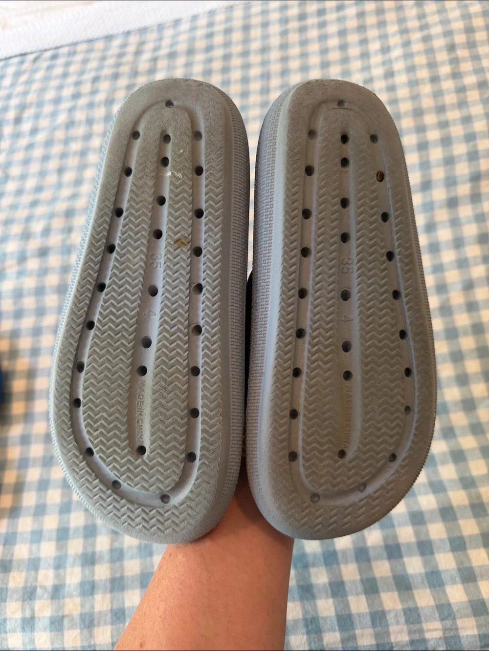 Boys slides, slate light blue, size 4, good condition